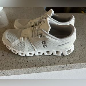 ON tennis shoes women’s size 7.5